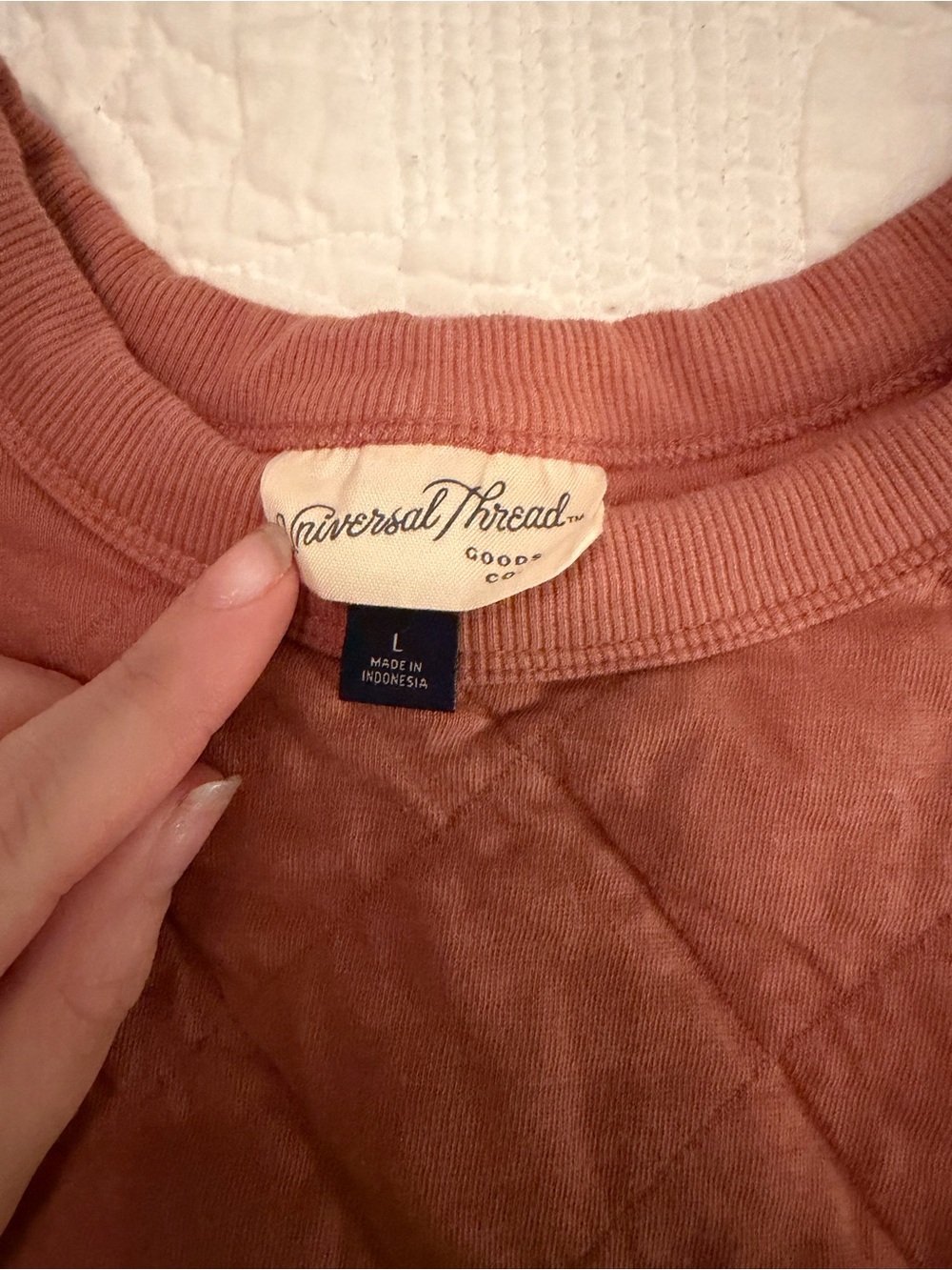 Universal Thread Quilted Crewneck Sweatshirt in Rust - Picture 3 of 3